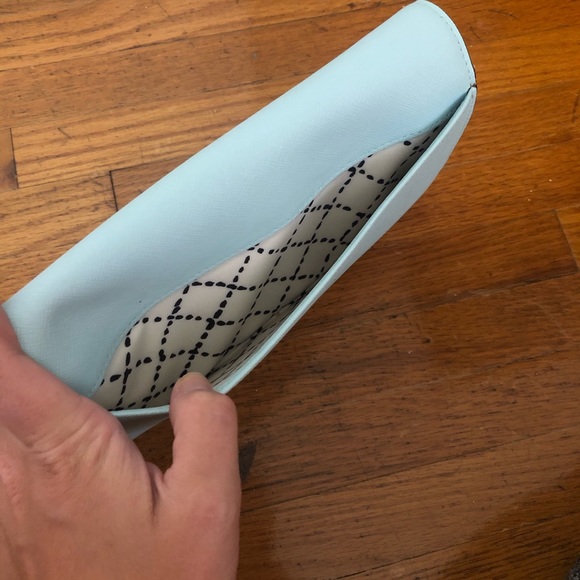 Kate Spade Travel Wallet - Picture 5 of 5